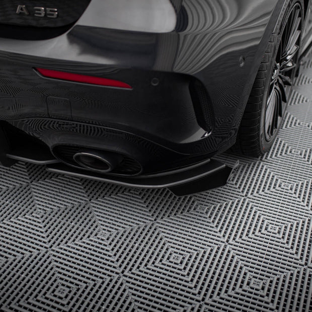 Street Pro Bakre Sidosplitters + Flaps för Mercedes-AMG A35 Hatchback W177
