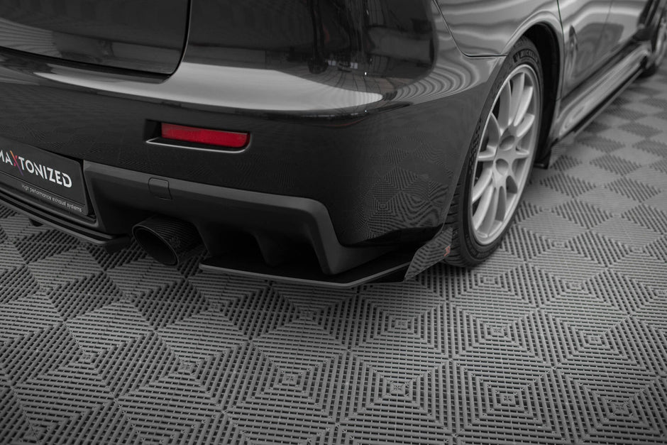 Street Pro Bakre Sidosplitters + Flaps för Mitsubishi Lancer EVO X