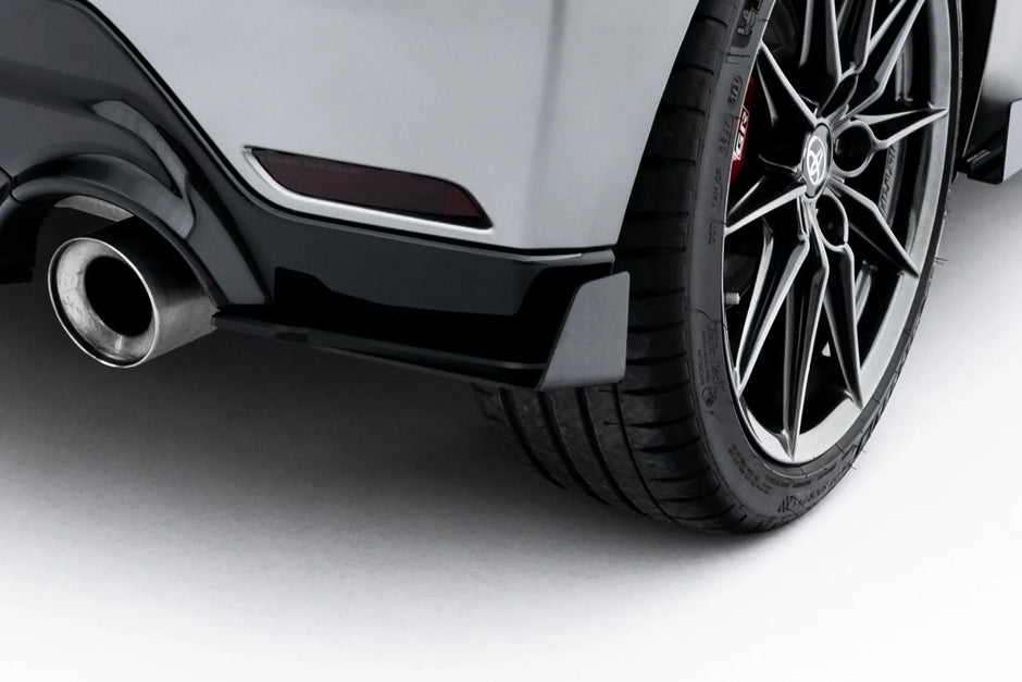 Street Pro Bakre Sidosplitters + Flaps för Toyota GR Yaris Mk4 Facelift