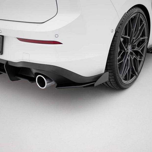 Street Pro Bakre Sidosplitters + Flaps för Volkswagen Golf GTI / GTE / R-Line Mk8