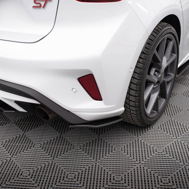 Street Pro Bakre Sidosplitters för Ford Focus ST Mk4