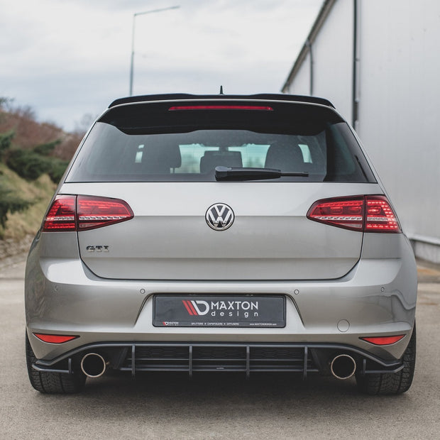 Street Pro Bakre Sidosplitters V.1 för Volkswagen Golf Mk7 GTI