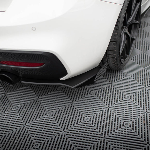 Street Pro Bakre Sidosplitters V.2 + Flaps för BMW 1 F20 M140i