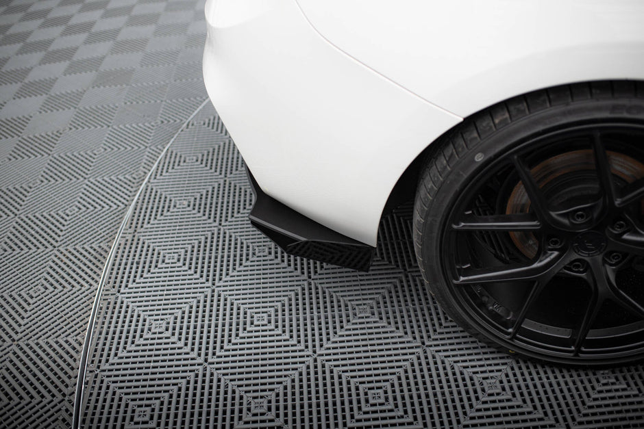 Street Pro Bakre Sidosplitters V.2 + Flaps för BMW 1 F20 M140i
