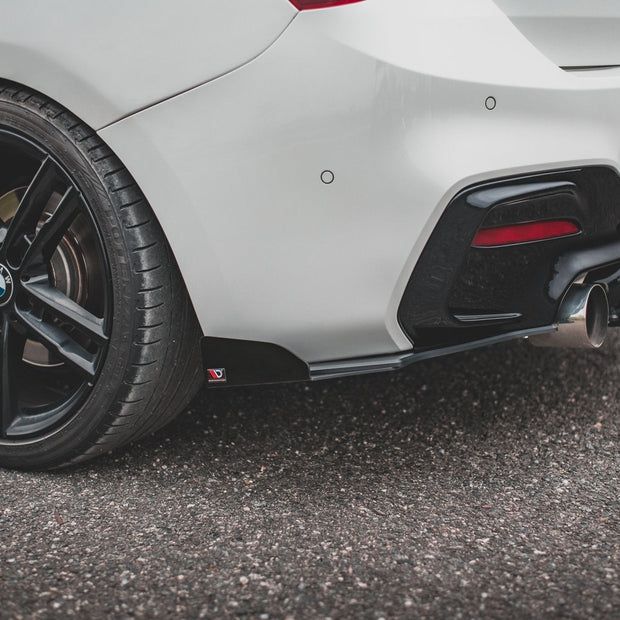 Street Pro Bakre Sidosplitters V.3 + Flaps för BMW 1 F20 M140i