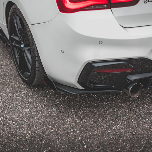 Street Pro Bakre Sidosplitters V.3 + Flaps för BMW 1 F20 M140i