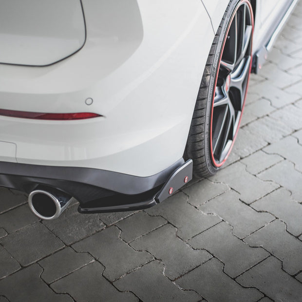 Bakre Sidosplitters V.2 + Flaps för Volkswagen Golf GTI / GTE Mk8