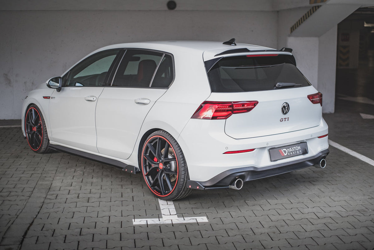 Bakre Sidosplitters V.2 + Flaps för Volkswagen Golf GTI / GTE Mk8