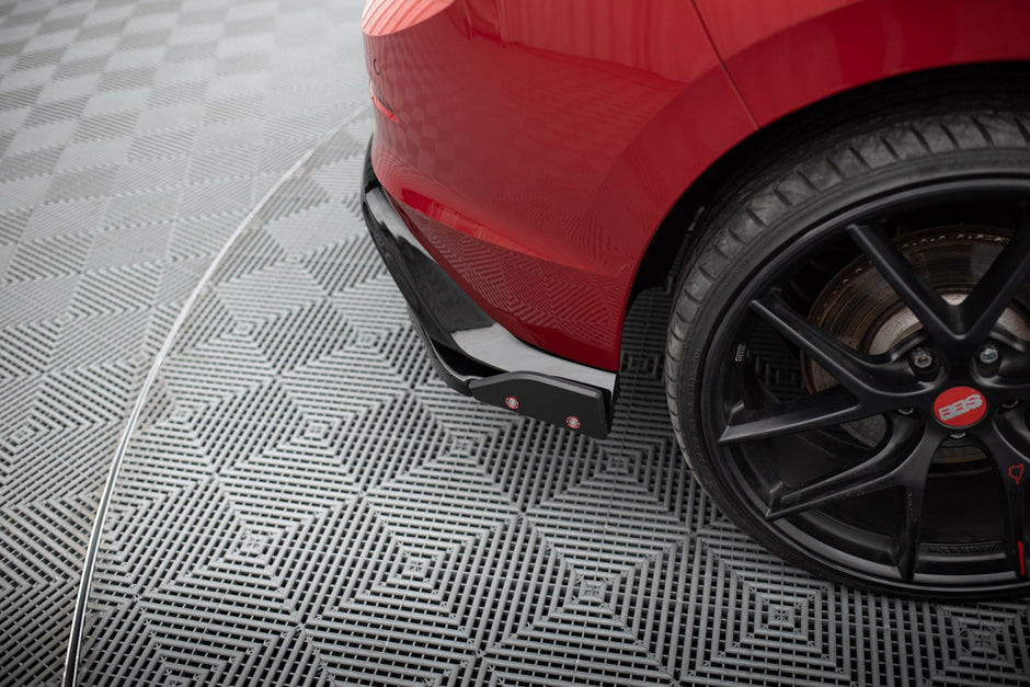 Bakre Sidosplitters V.4 + Flaps för Volkswagen Golf GTI / GTE Mk8  Fits only with : VW-GO-8-GTI-RS2