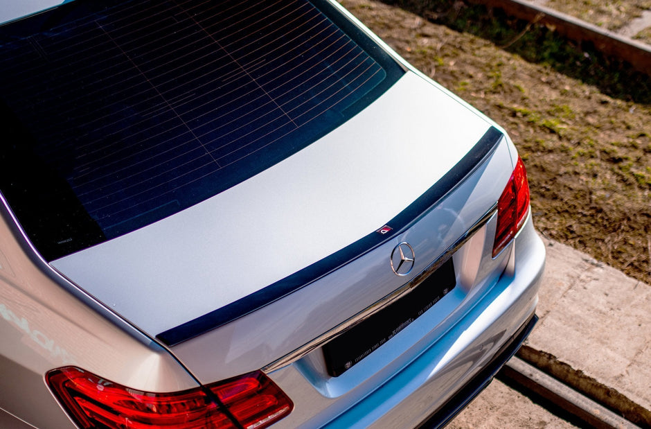 Spoilerläpp för Mercedes-Benz E63 AMG / AMG-Line / Standard Sedan W212 Facelift