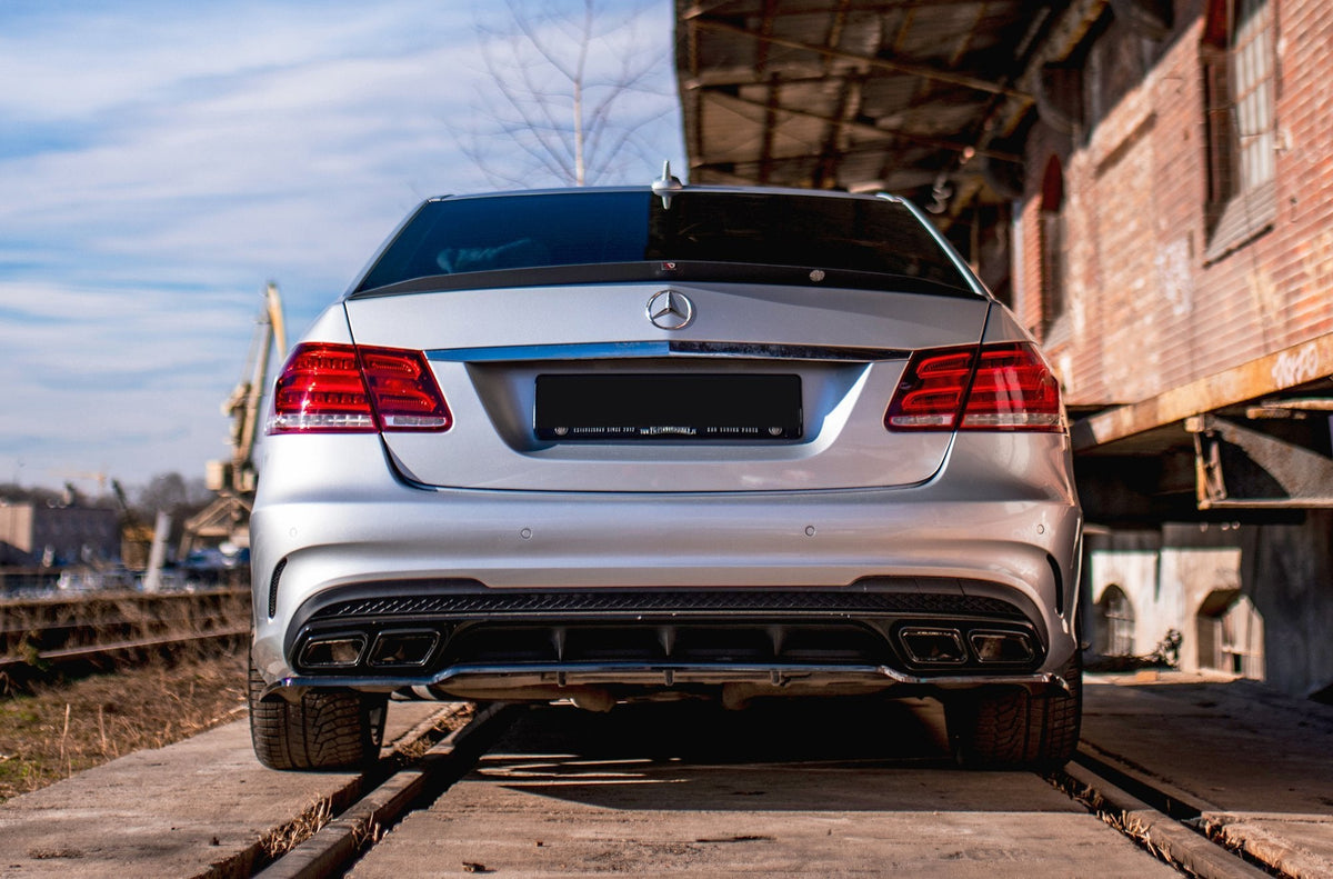 Spoilerläpp för Mercedes-Benz E63 AMG / AMG-Line / Standard Sedan W212 Facelift