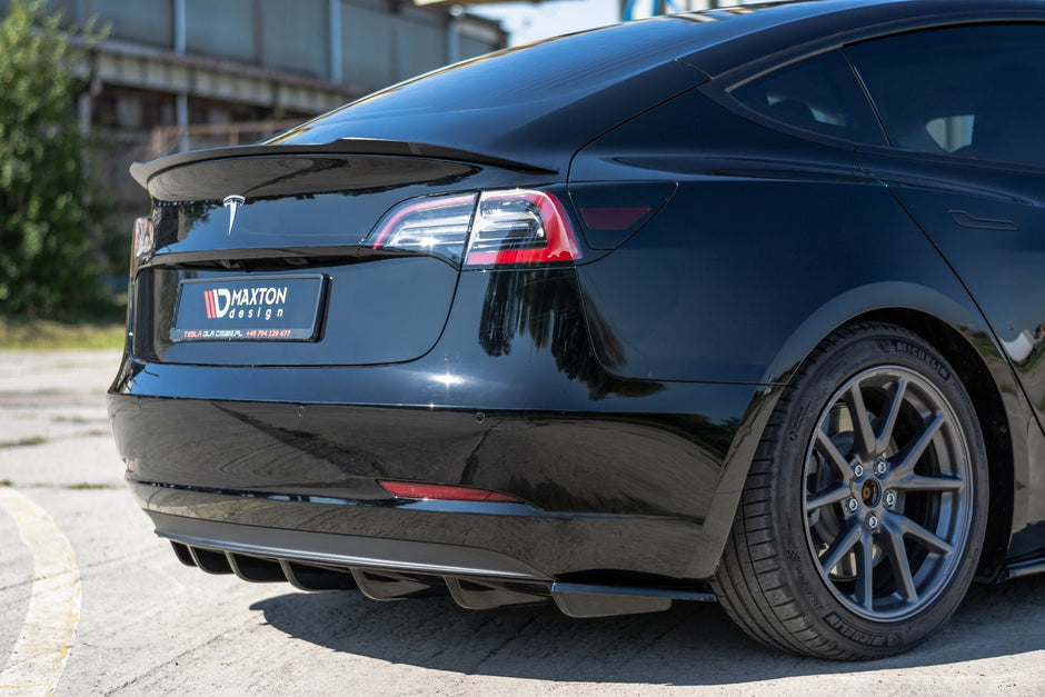 Rear Valance för Tesla Model 3
