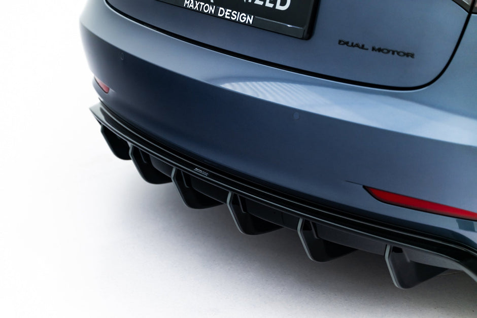 Splitter-kit för Tesla Model 3