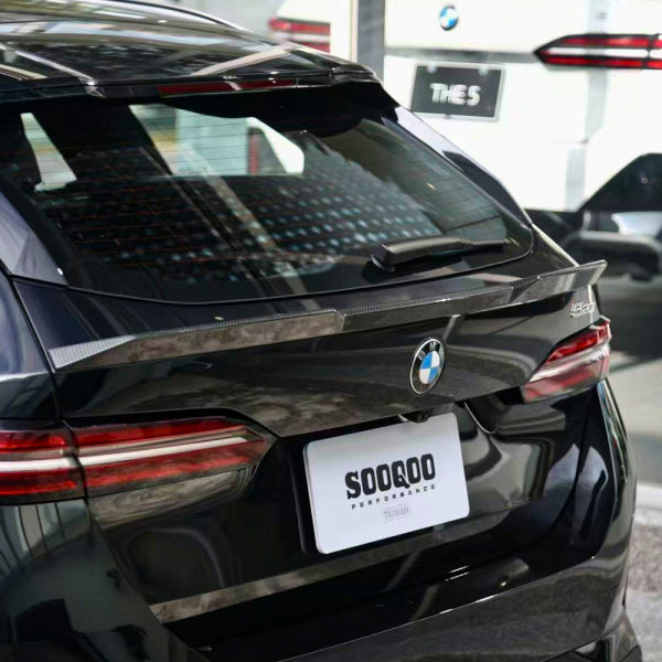 Mittre bagageluckespoiler i pre-preg carbon för BMW M5 Touring G99