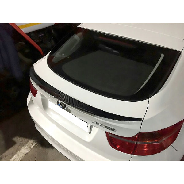 Bakluckespoiler Performance i carbon för BMW X6 E71 – bild 6