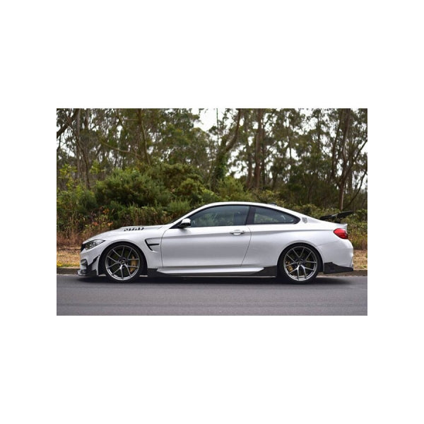 Sidokjolar i carbon Mad Fang typ 1 för BMW M3 F80 & M4 F82/F83