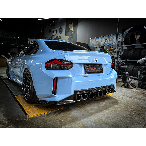TAKD bakre diffusor med sidoförlängningar i Dry Carbon för BMW M2 G87