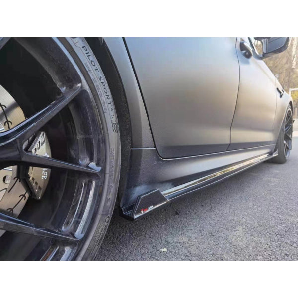 TAKD sidokjolar i Dry Carbon för BMW M5 F90