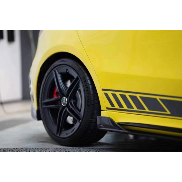 TAKD sidokjolar i Dry Carbon för Mercedes-Benz A45 AMG W177