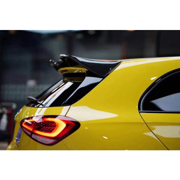 TAKD takspoiler/bakvinge i Dry Carbon för Mercedes-Benz A45 AMG W177