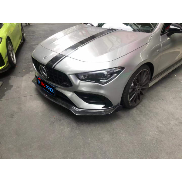 TAKD spoilerfenor till främre stötfångare i Dry Carbon för Mercedes-Benz CLA 35 AMG C118