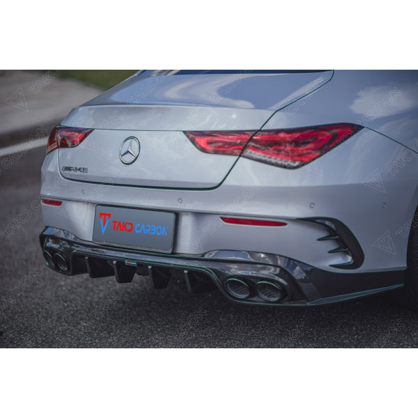 TAKD spoilerfenor till bakre stötfångare i Dry Carbon för Mercedes-Benz CLA 35 AMG C118