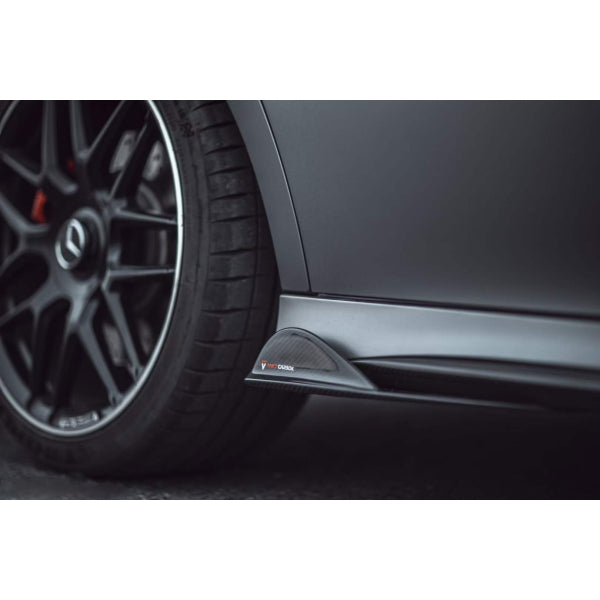 TAKD sidokjolar i Dry Carbon för Mercedes-Benz CLA 45 AMG C118