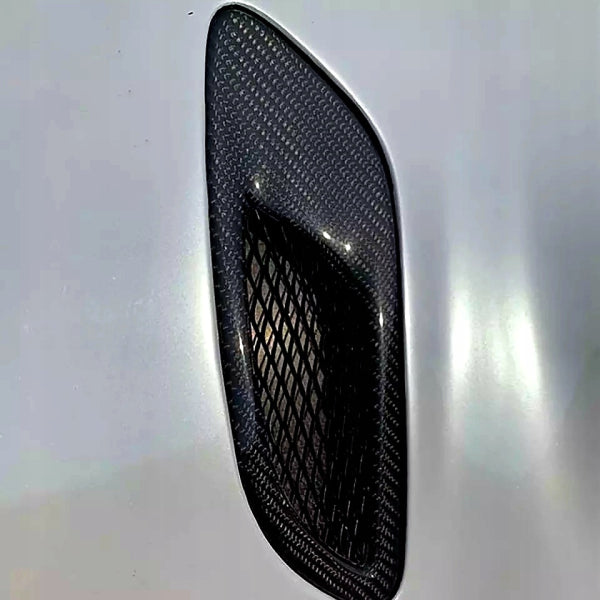 Motorhuvsventiler i carbon för BMW M3 E90/E92/E93 – bild 4